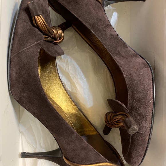 Authentic Givenchy Suede Pumps - Picture 3 of 10